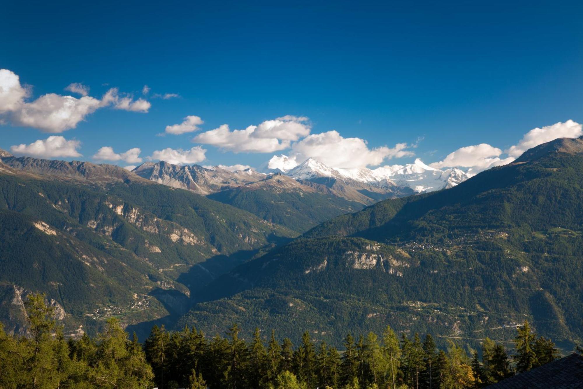 Hotel Helvetia Intergolf Crans-Montana Exteriör bild