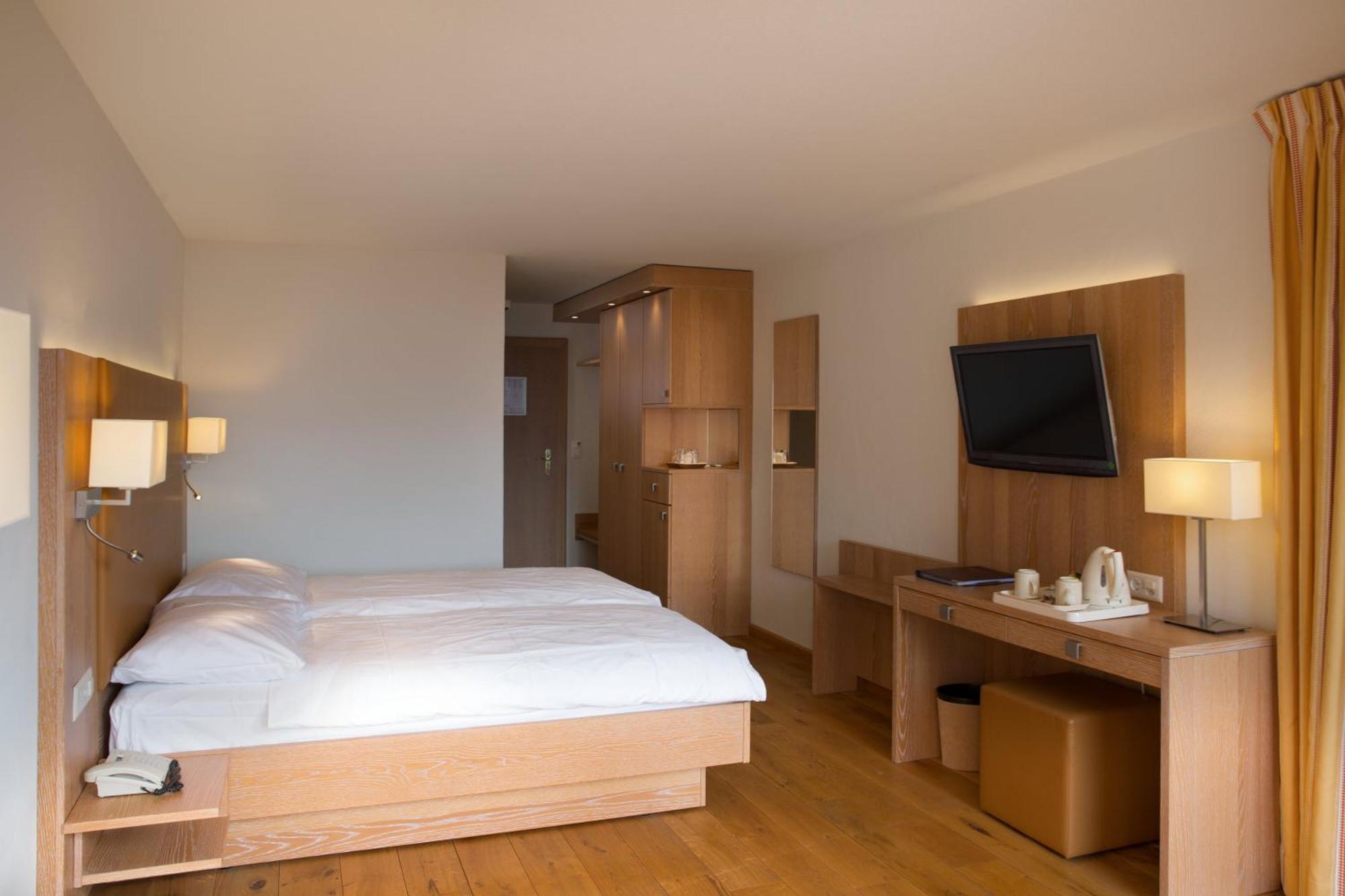 Hotel Helvetia Intergolf Crans-Montana Exteriör bild