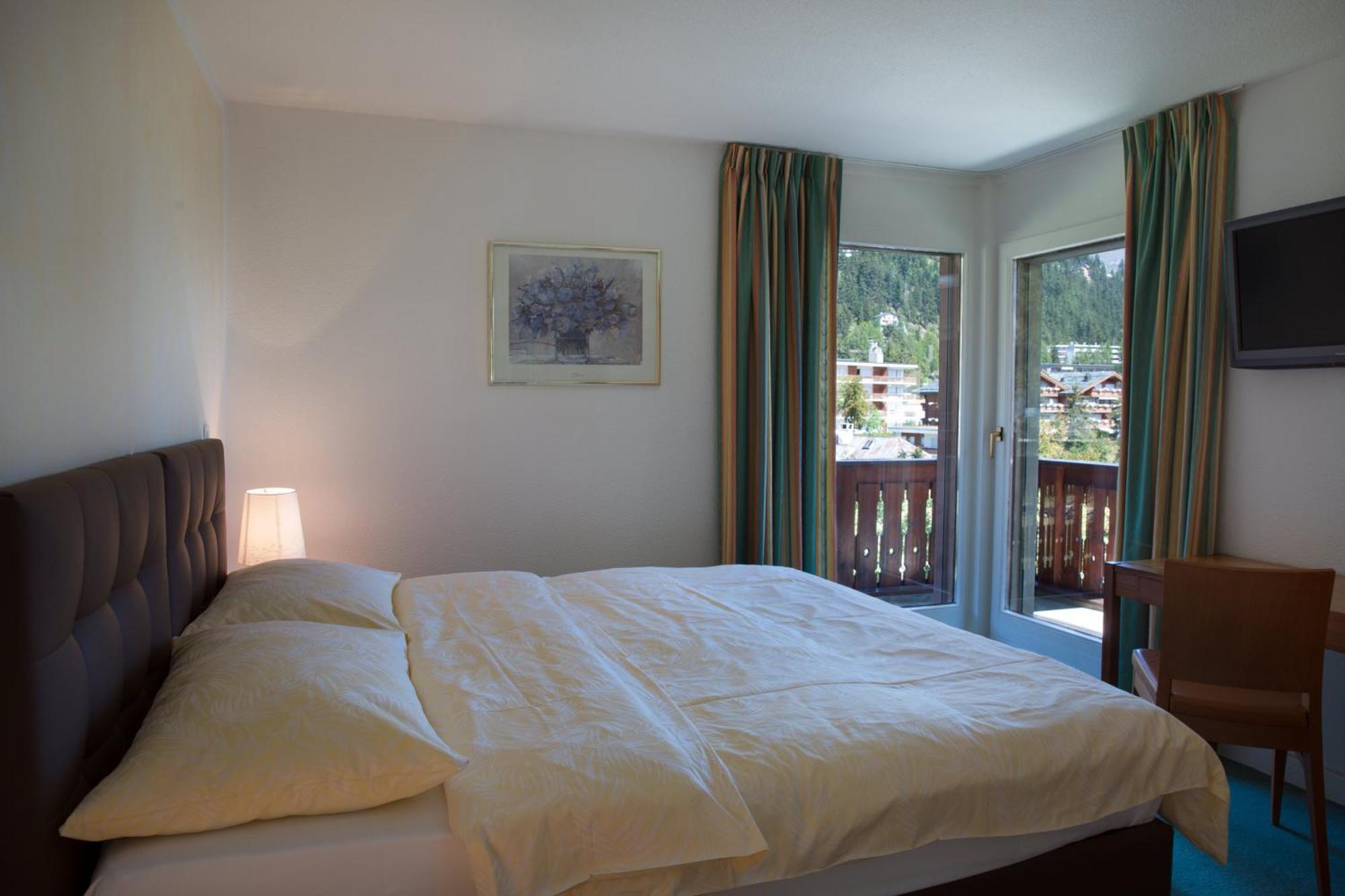 Hotel Helvetia Intergolf Crans-Montana Exteriör bild