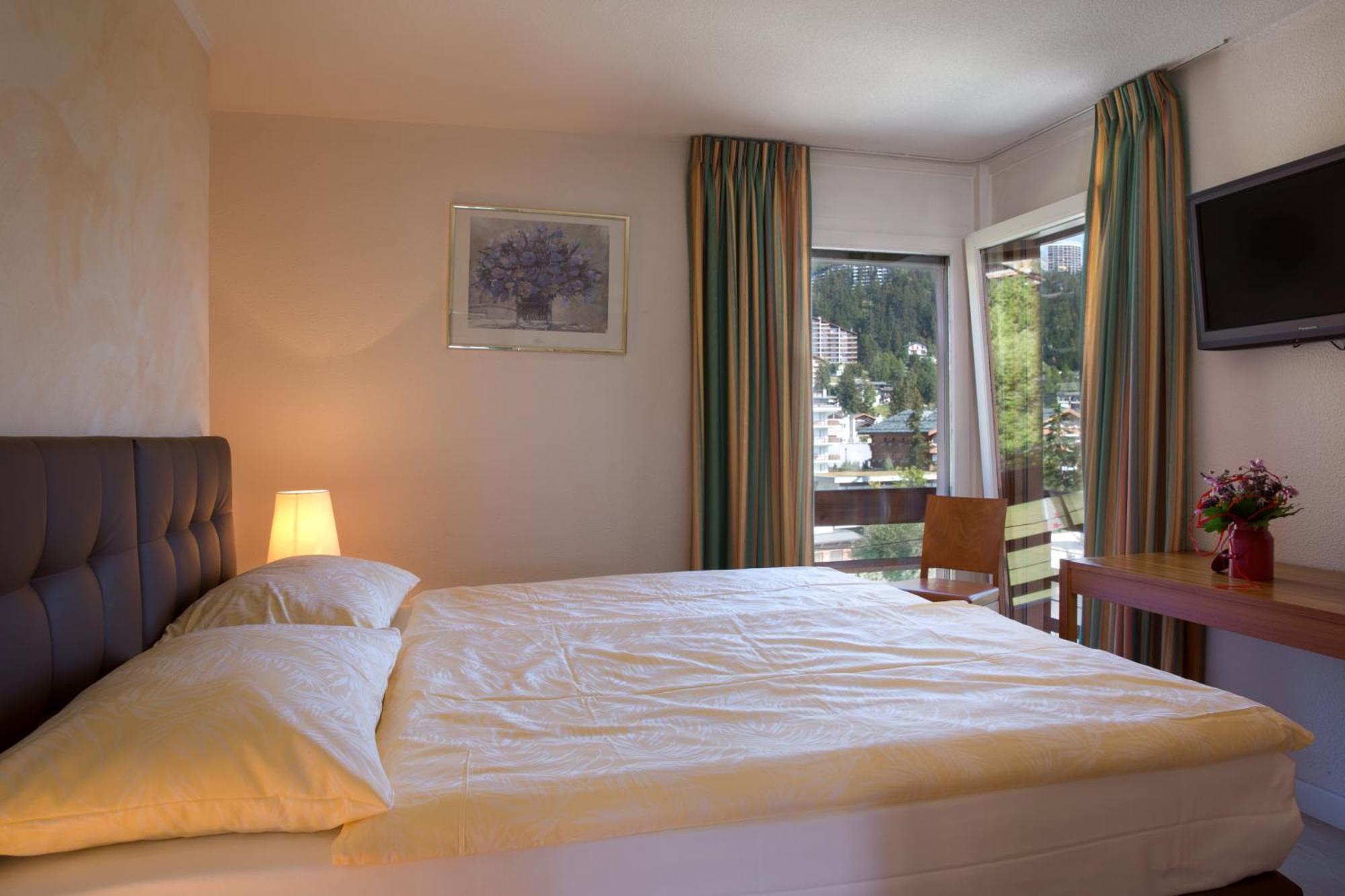Hotel Helvetia Intergolf Crans-Montana Exteriör bild