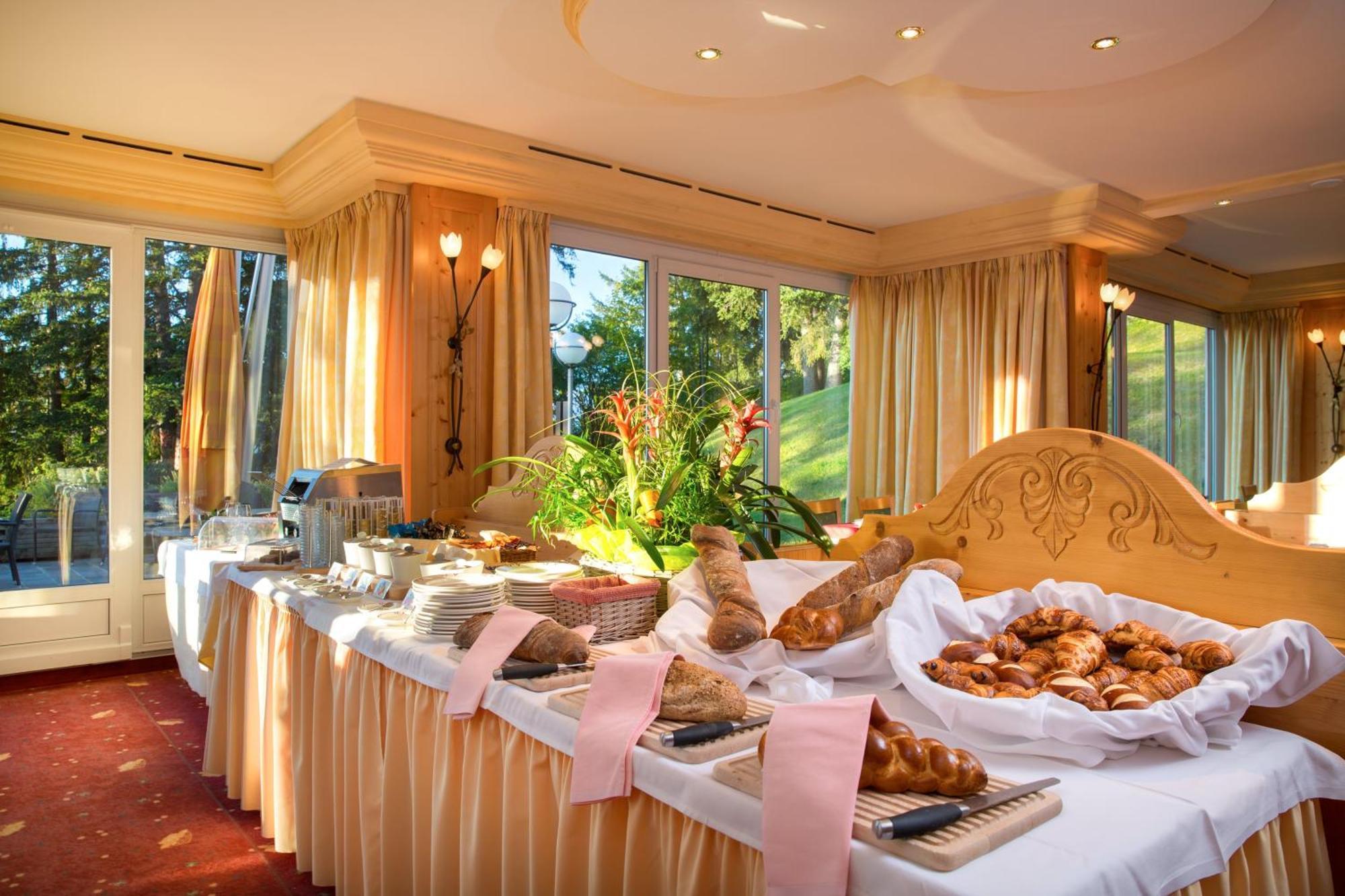 Hotel Helvetia Intergolf Crans-Montana Exteriör bild