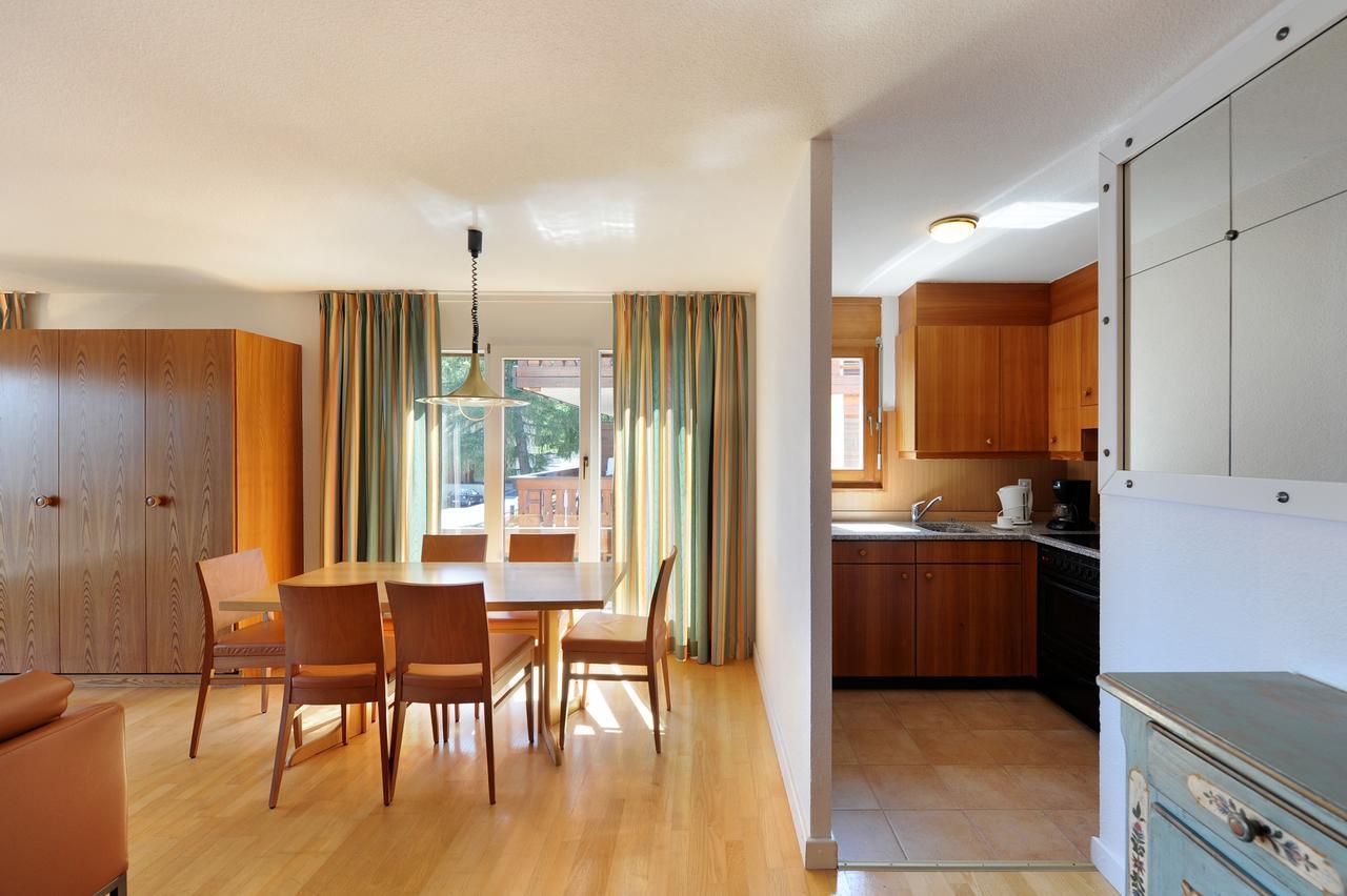 Hotel Helvetia Intergolf Crans-Montana Rum bild